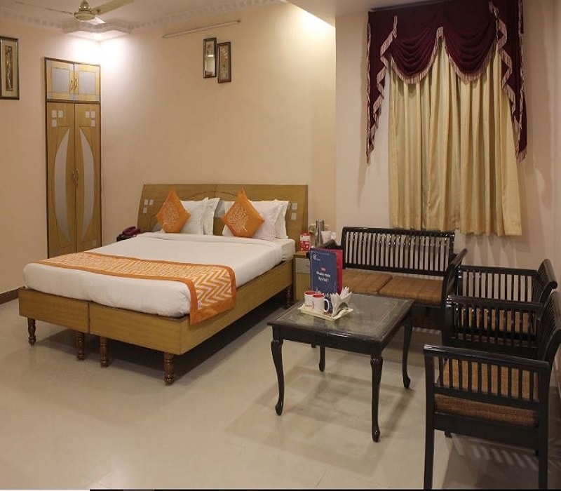 Hotel Kuber Palace - Tap to explore photos