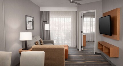 Embassy Suites La Quinta Hotel & Spa Room Type - 1 KING BED CORNER NONSMOKE