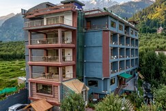 Snow Bloom Resort