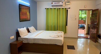 Shrikrishna Premium Rooms Goa | Balcony & Common Pool Room Type - Shrikrishna Premium Rooms Goa | Balcony & Common Pool