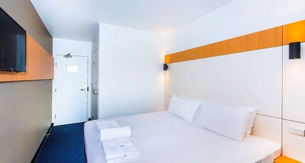 ibis budget Casula Liverpool Room Type - Standard Room with 1 King Bed