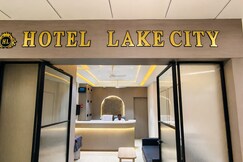 hotel lake city