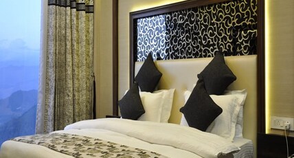 SARTAJ - THE CROWN Room Type - Premium Room