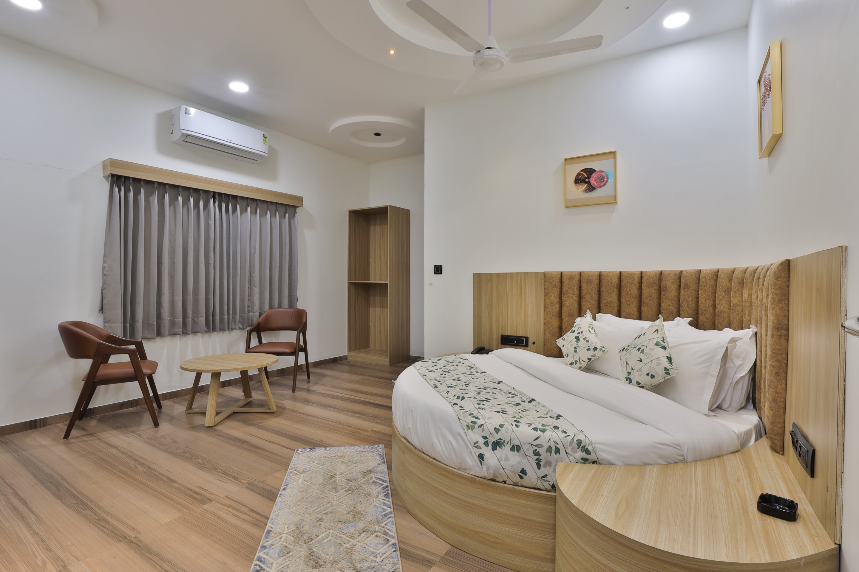Hotel S R Laxmi - Tap to explore photos