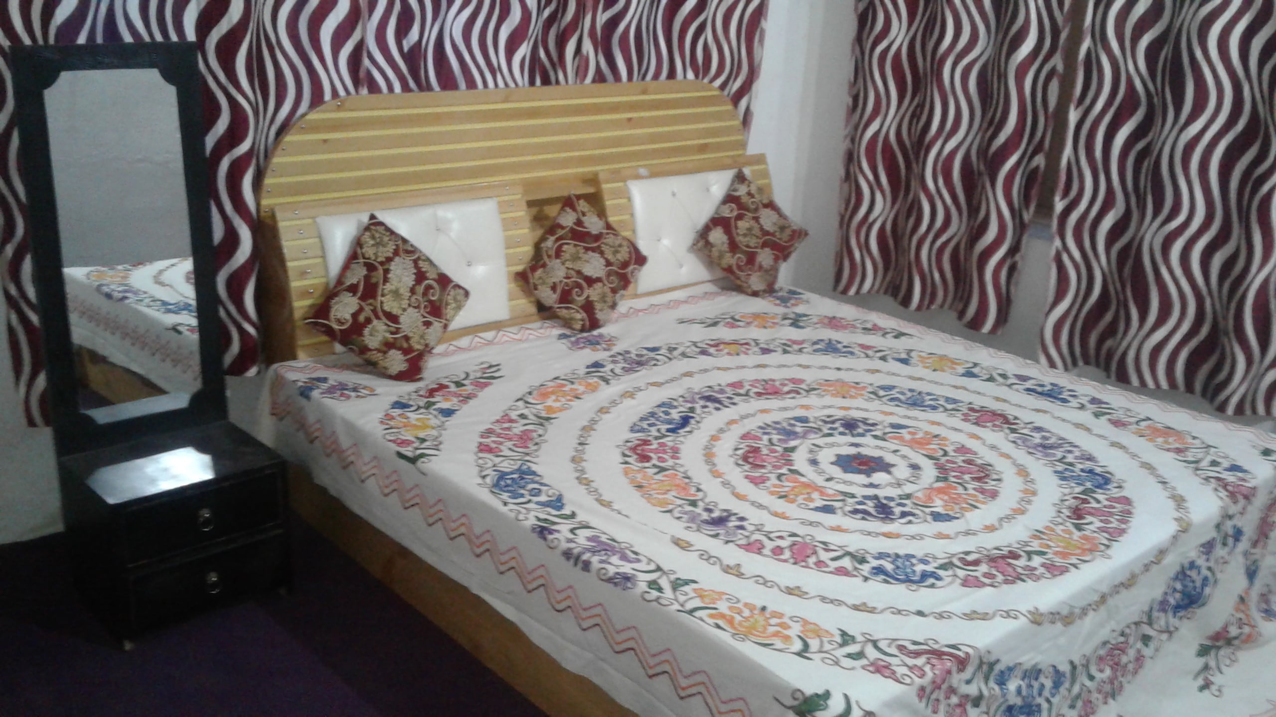 ALAMDAR GUEST HOUSE - Tap to explore photos