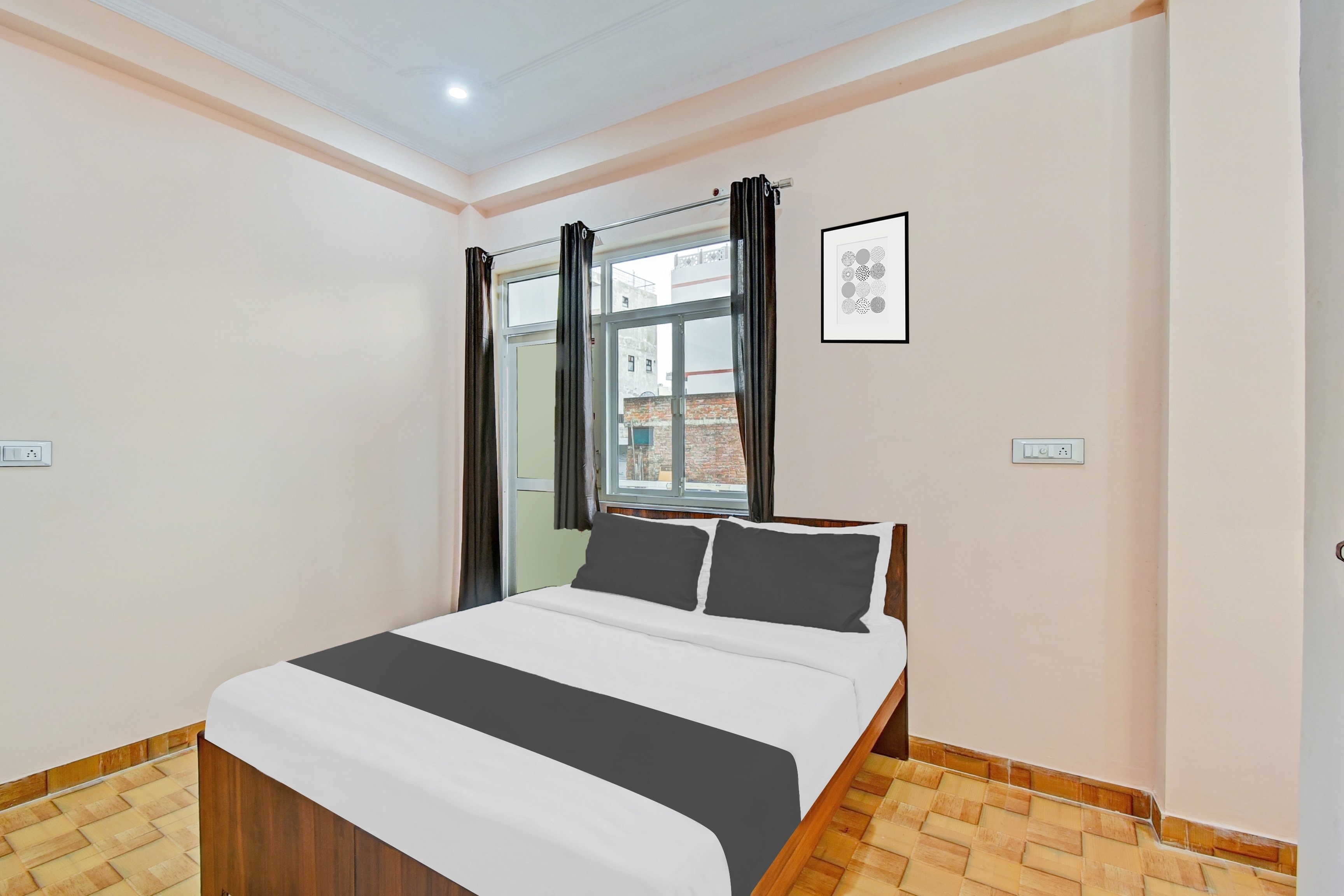 Hotel O HRD GUEST HOUSE & HOMESTAY - Tap to explore photos