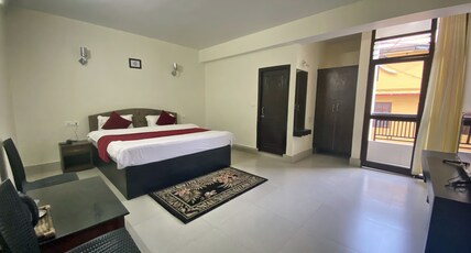 Lingmoo Residency Room Type - Deluxe Room