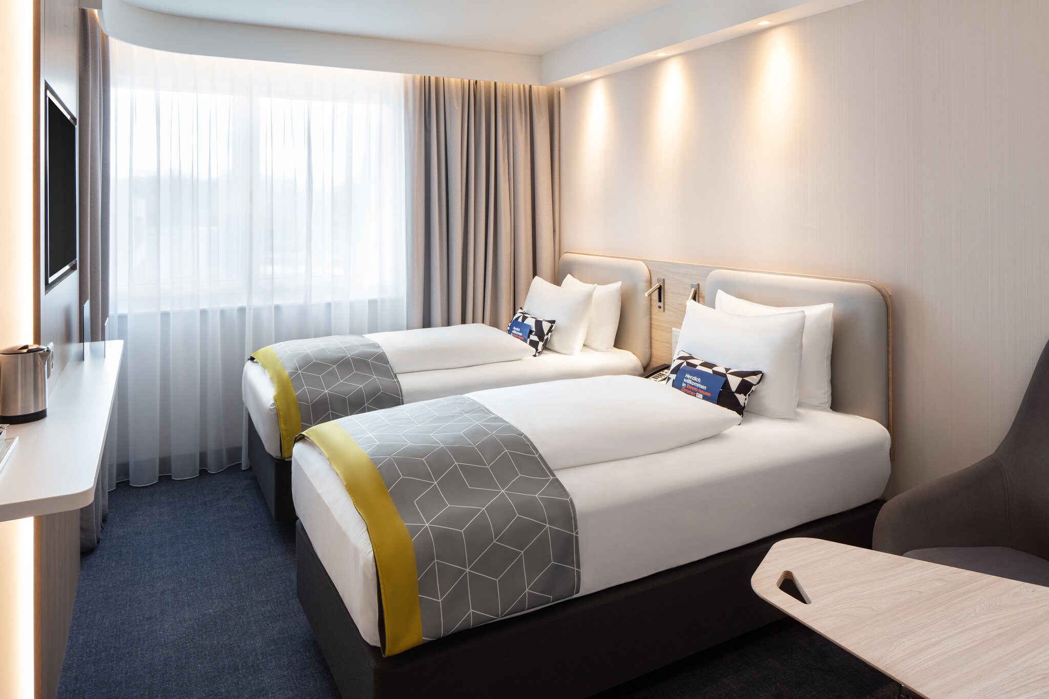 Holiday Inn Express AARBURG - OFTRINGEN - Tap to explore photos