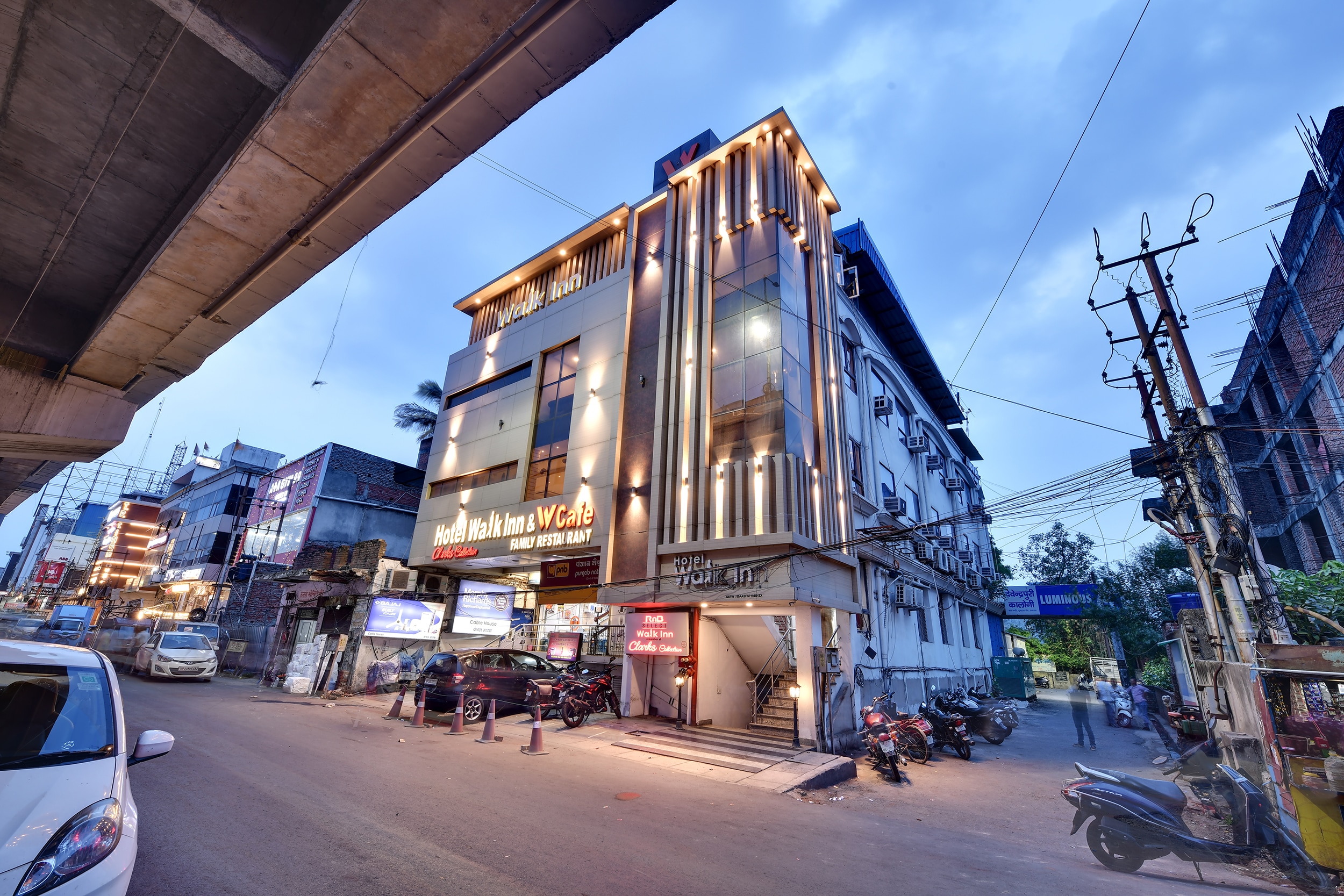 RNB Select Hotel Walk In by 1589 Lucknow - Tap to explore photos