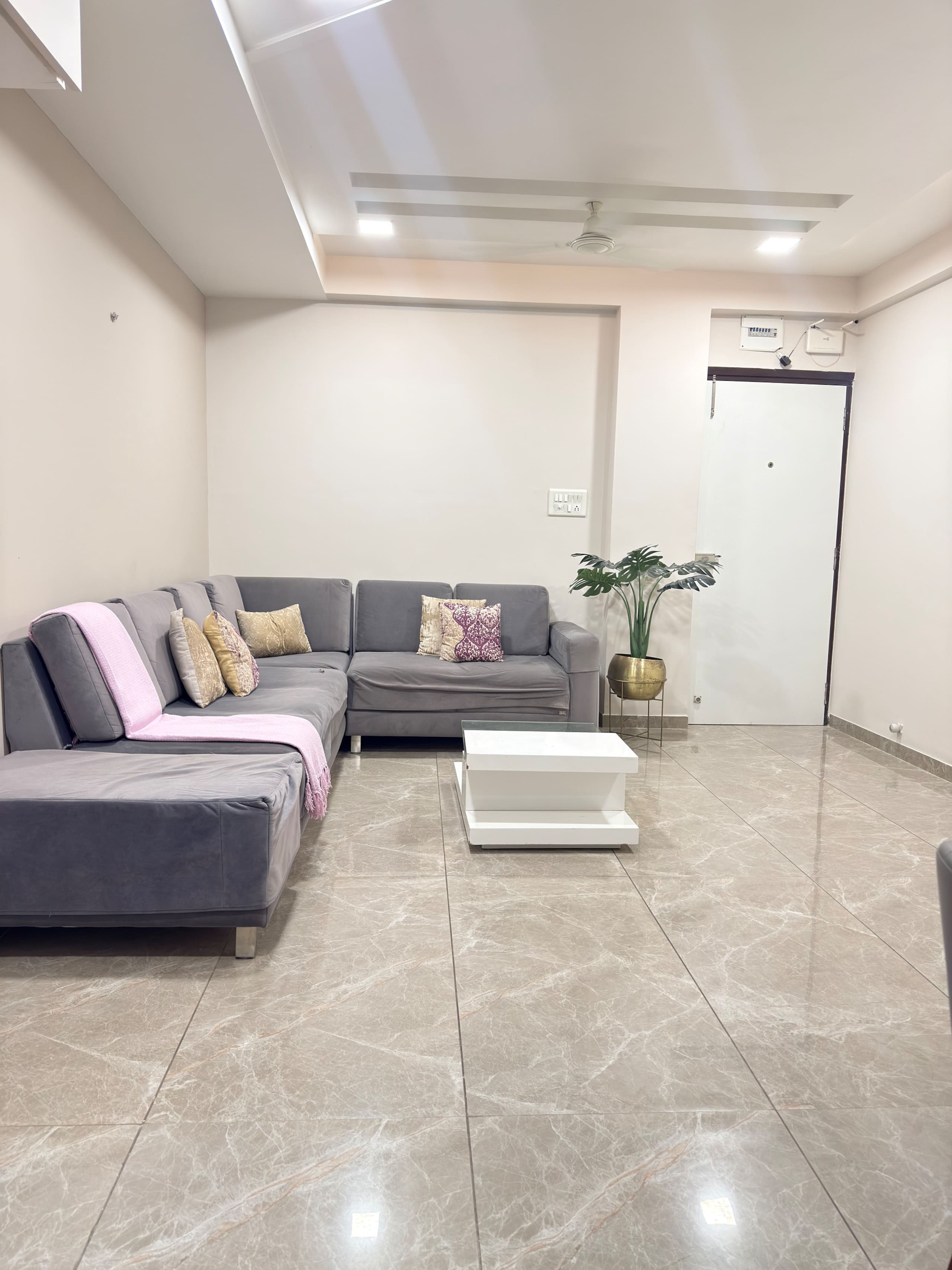 Elan Jo Elegant Urban Escape Ahmedabad - Tap to explore photos