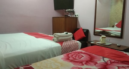 Hotel Rashmi Room Type - Standard Double Room (Non Ac) Hotel Rashmi Room Type - Standard Double Room (Non Ac)