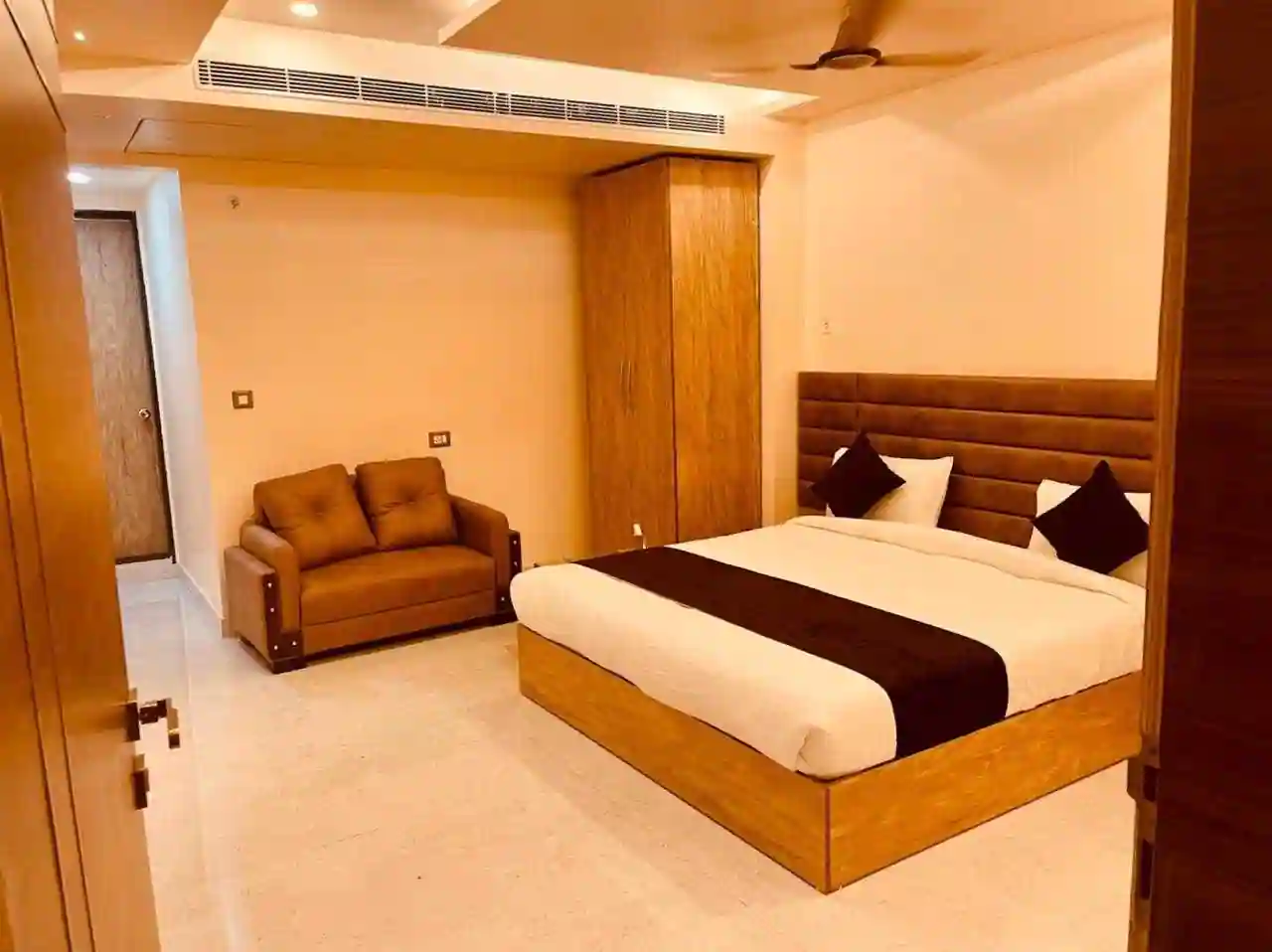 Hotel Blue Stone Room Type - SUITE ROOM