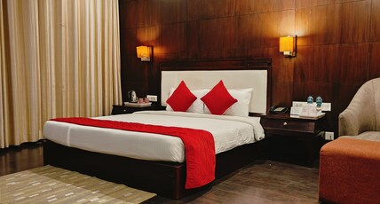 Hotel Saurabh By Moonlight Hospitality Room Type - Deluxe Room