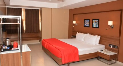 Enrise by Sayaji Pune Room Type - Deluxe Room
