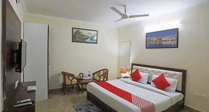 Hotel Royal Residency Room Type - NON AC - Deluxe Room