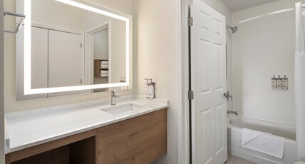 Staybridge Suites Minneapolis-Maple Grove Room Type - 1 Queen 2 Double Beds 2 Bedroom Suite Staybridge Suites Minneapolis-Maple Grove Room Type - 1 Queen 2 Double Beds 2 Bedroom Suite