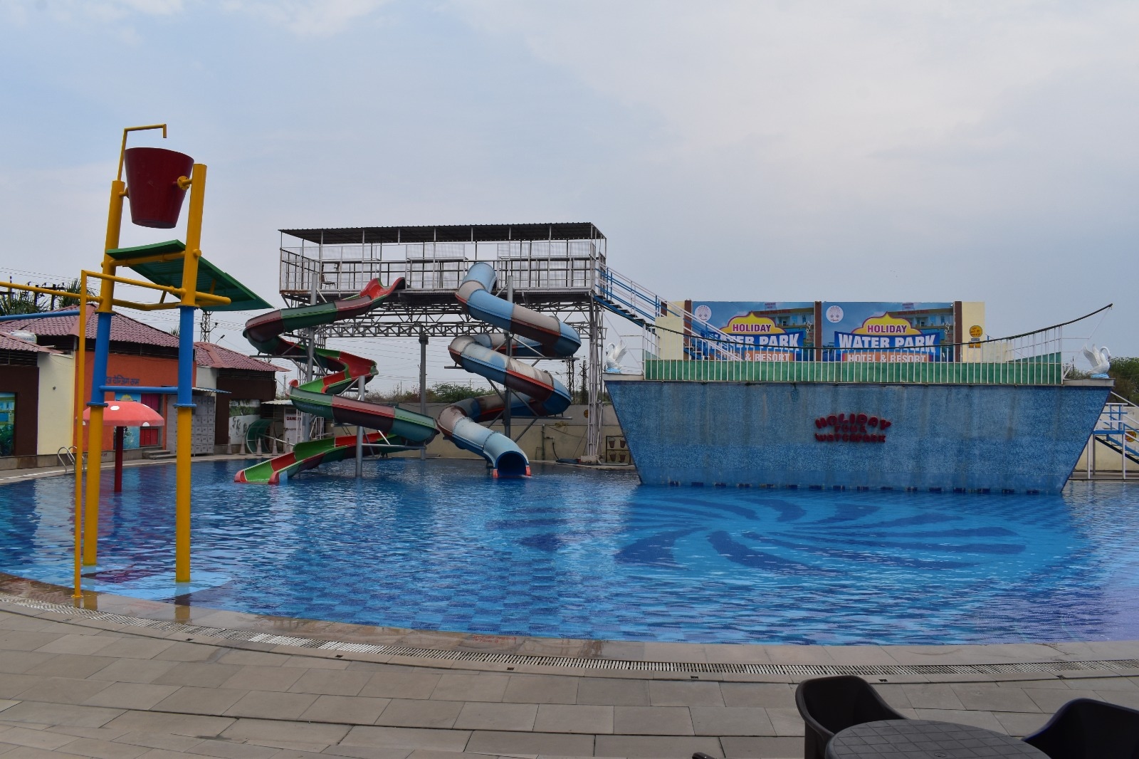 HOLIDAY WATERPARK HOTEL AND RESORT - Tap to explore photos