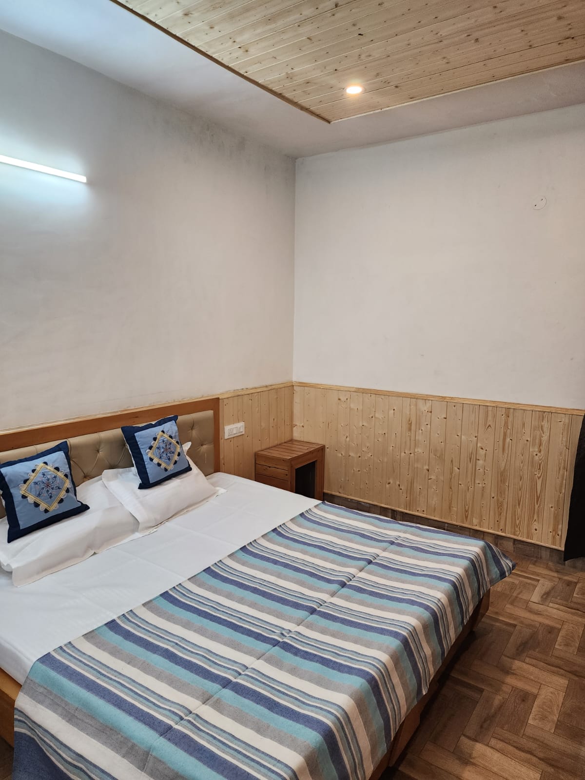 Sneh Homestay - Tap to explore photos