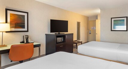 Holiday Inn Express Colton Room Type - 2 Queen Standard