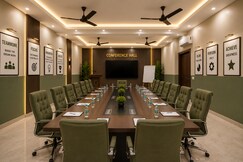 Hotel Popular Suites near IGI Airport