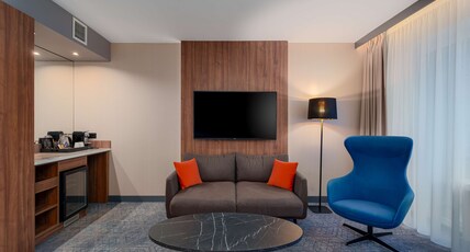Radisson Blu Hotel & Spa, Daugava Riga Room Type - Junior Suite - River amp; Old Town View 9;