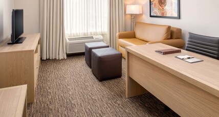DoubleTree by Hilton Olympia Room Type - 2 QUEEN BEDS NONSMOKING