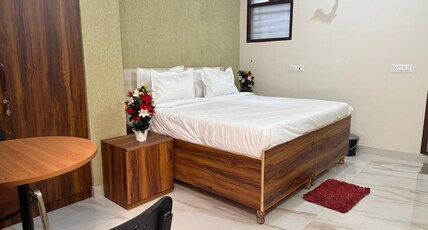 JMD Zoom Plaza Hotel Room Type - Family Room