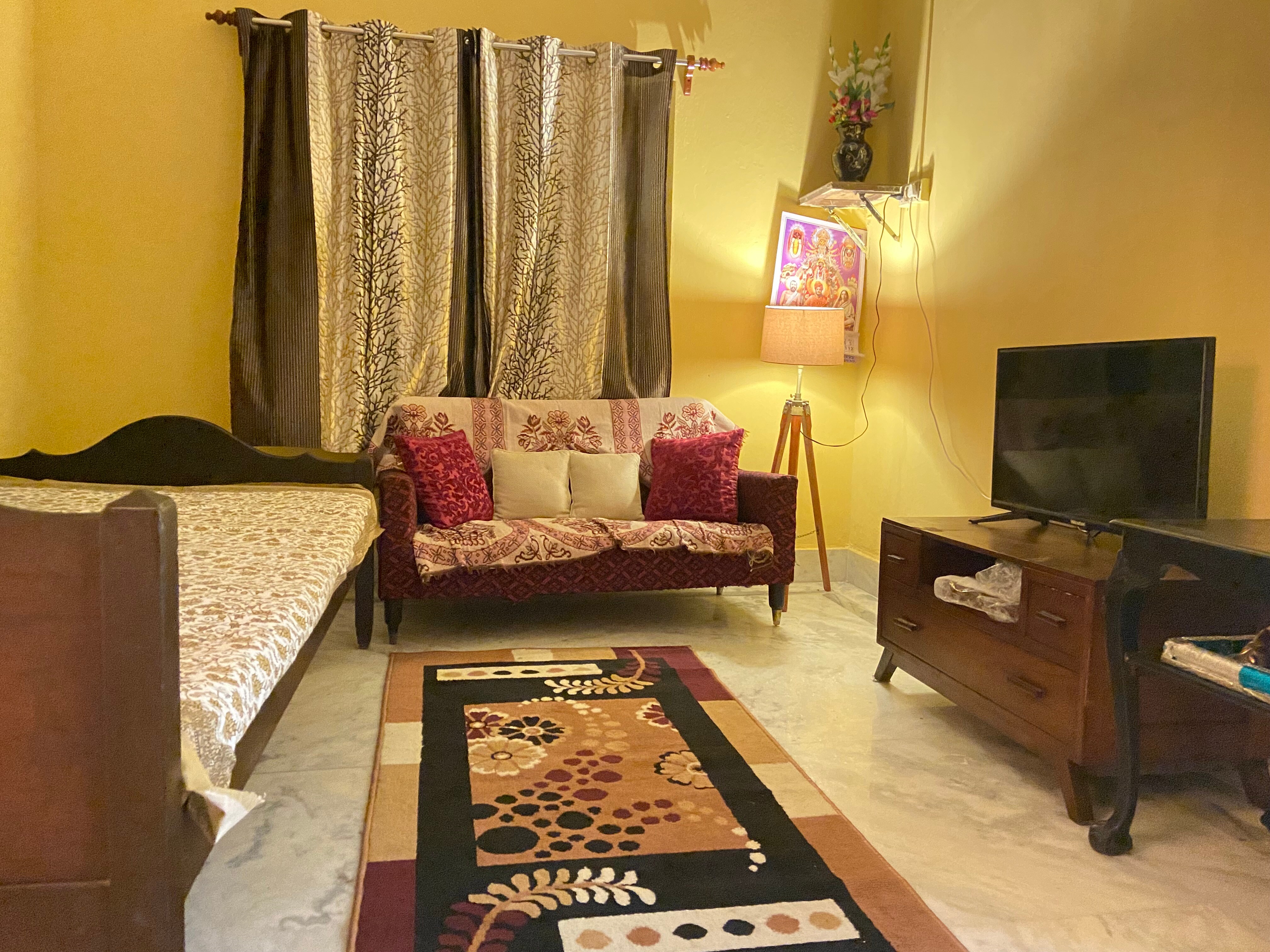 Kolkata Vintage Villa, A 2 room Holiday Home - Tap to explore photos