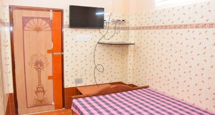 Srinivasa Lodge Room Type - Standard Double Bed Non AC