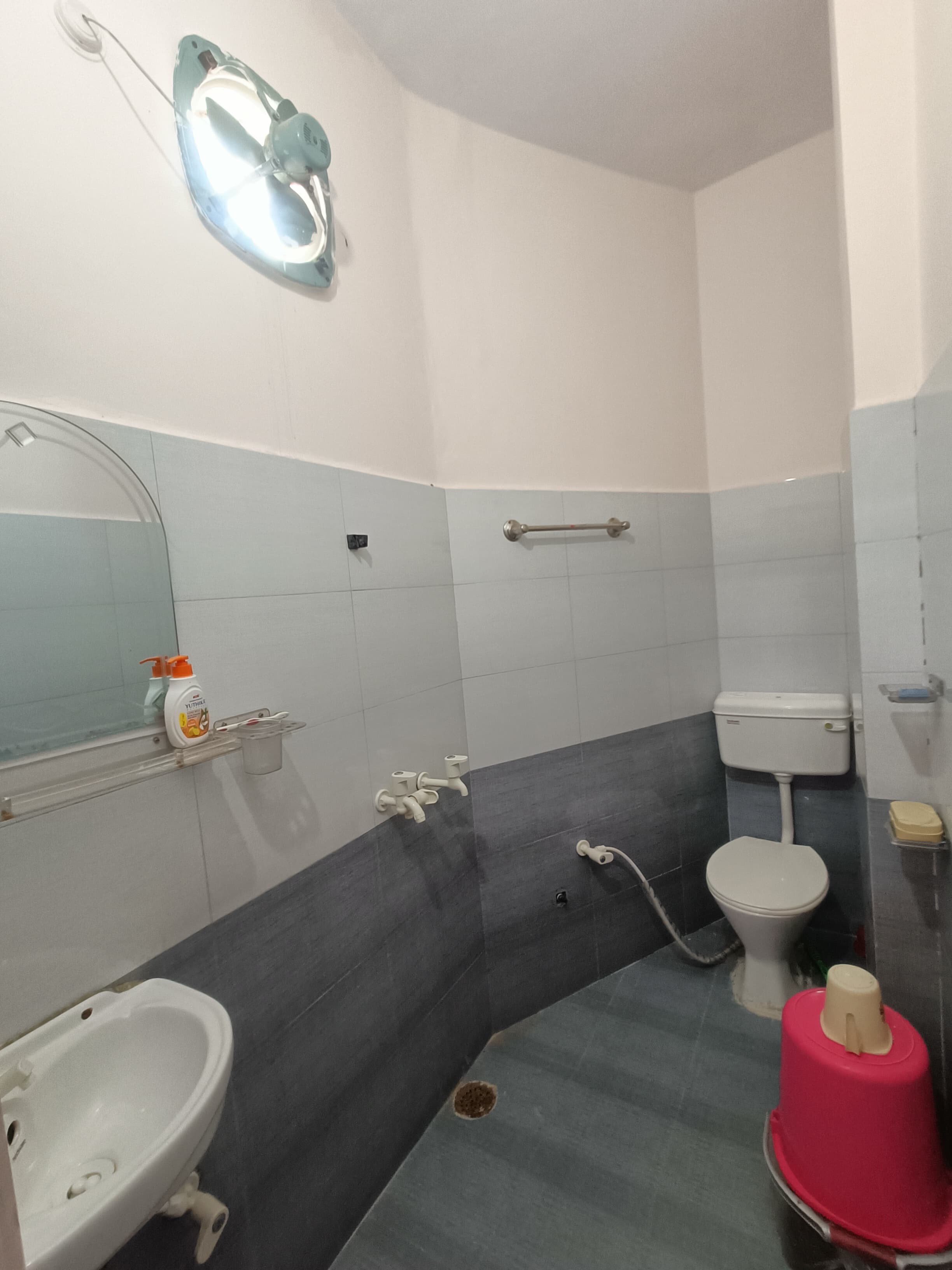 Kalyani Niwas Homestay - Tap to explore photos