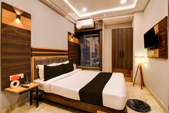 Super Hotel O The Lake Regency