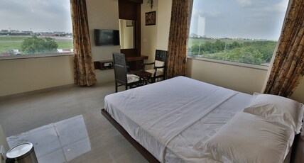 Hotel Cheelgadi Room Type - Suite room with garden view