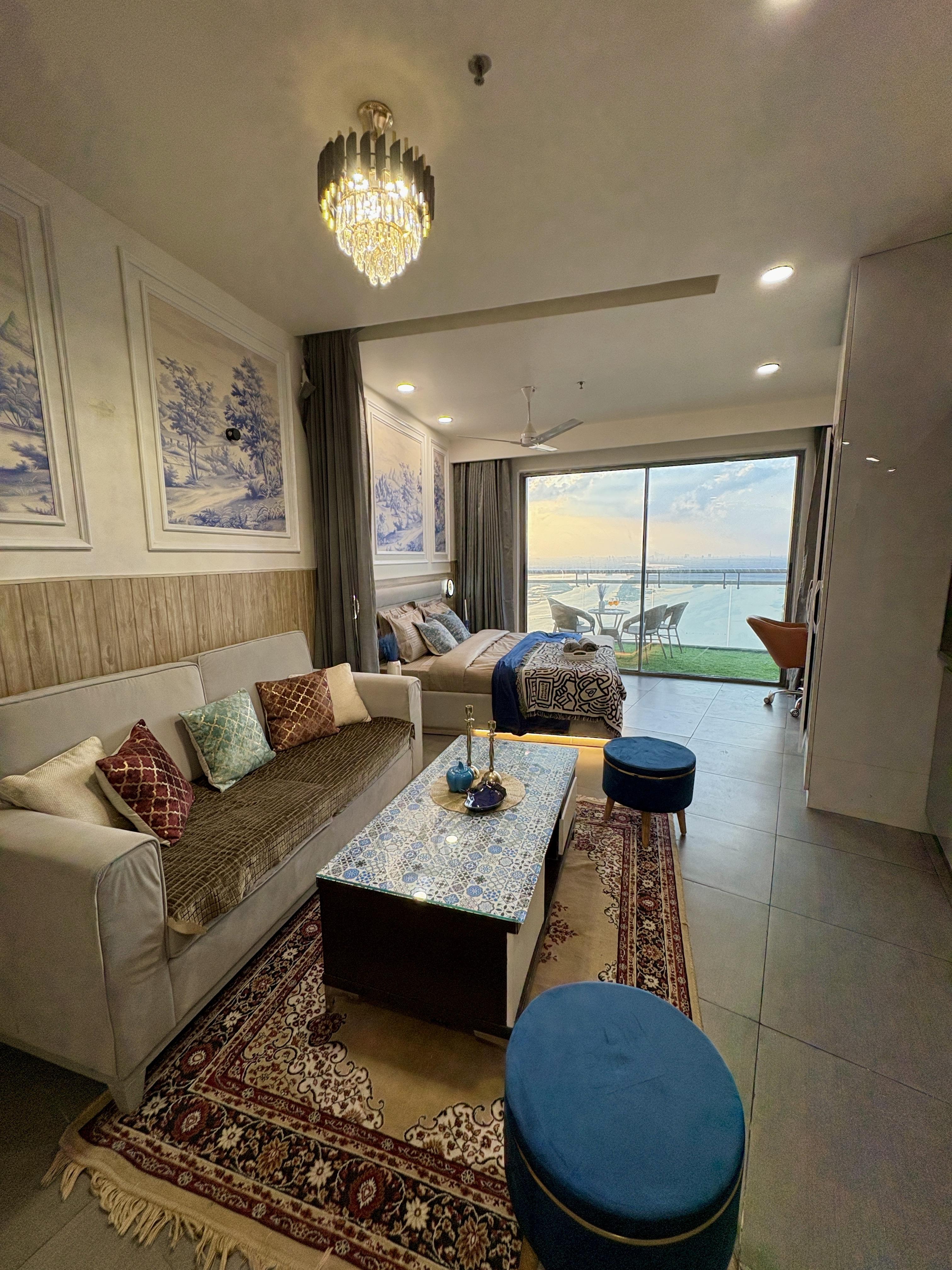 Elegant apartment with skyline view - Tap to explore photos
