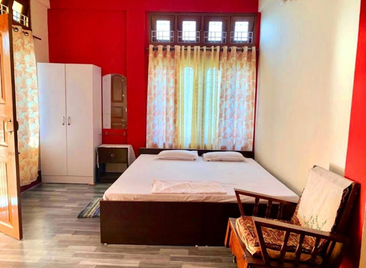 J&B Homestays - Tap to explore photos