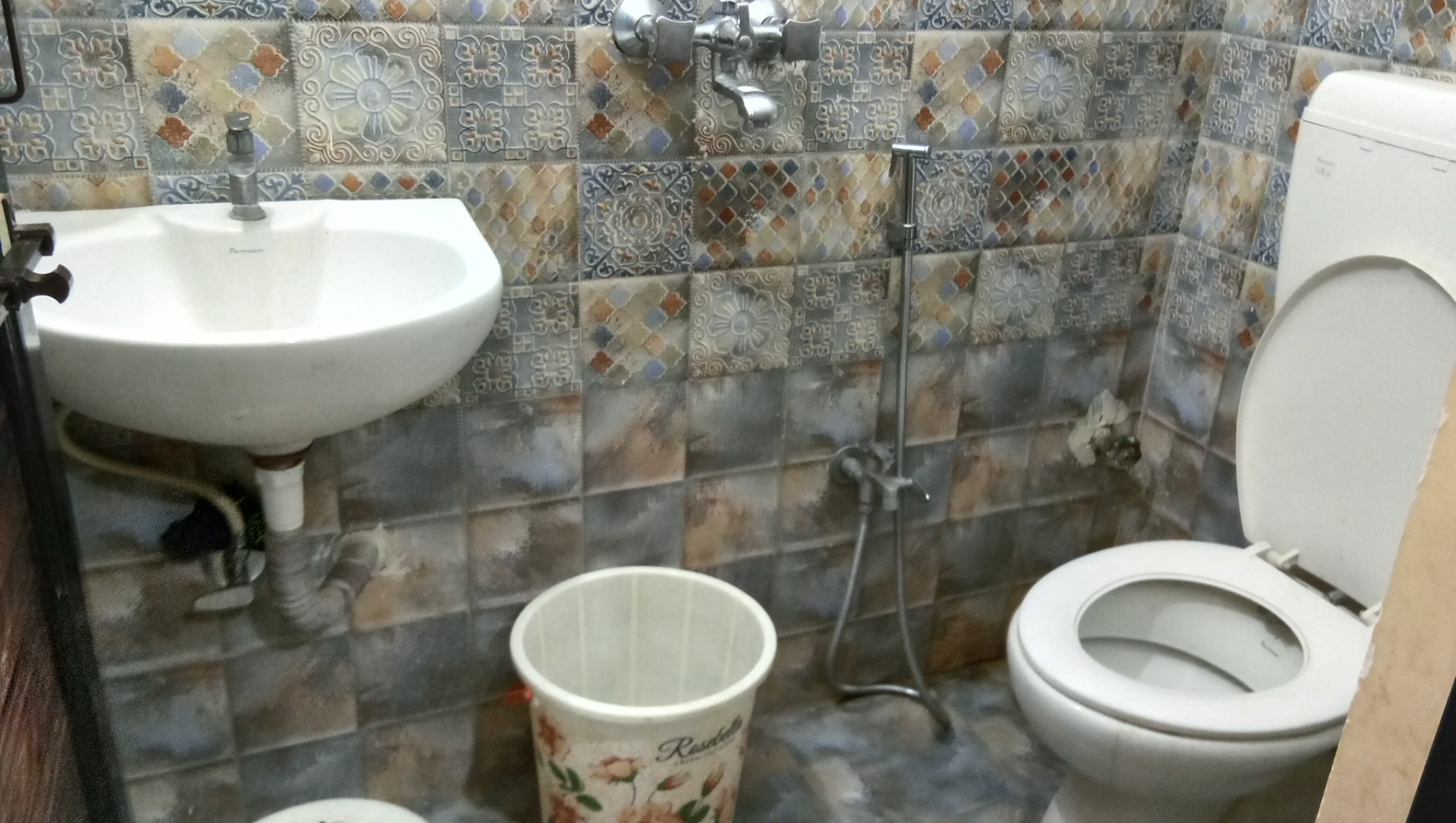 Hotel Muskan - Tap to explore photos