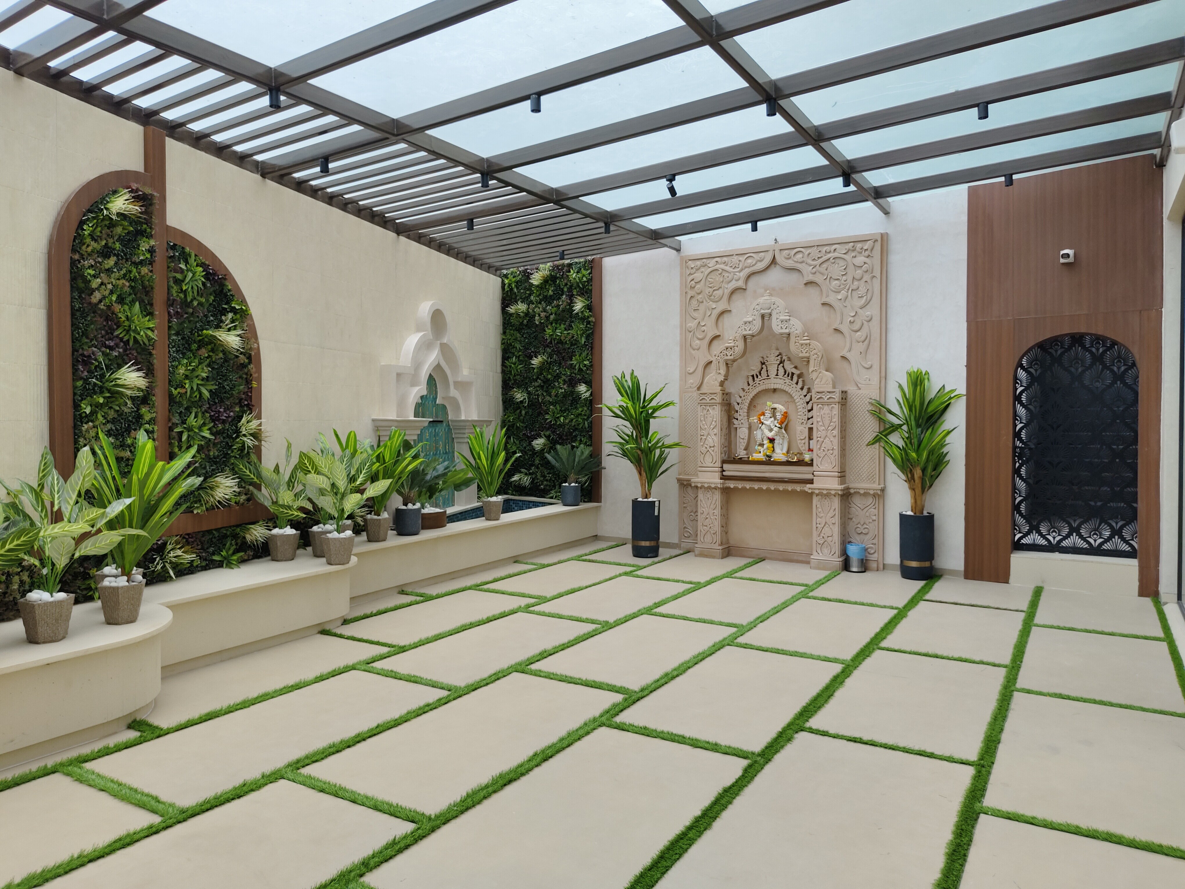 Hotel Raas Vrindavan - Tap to explore photos