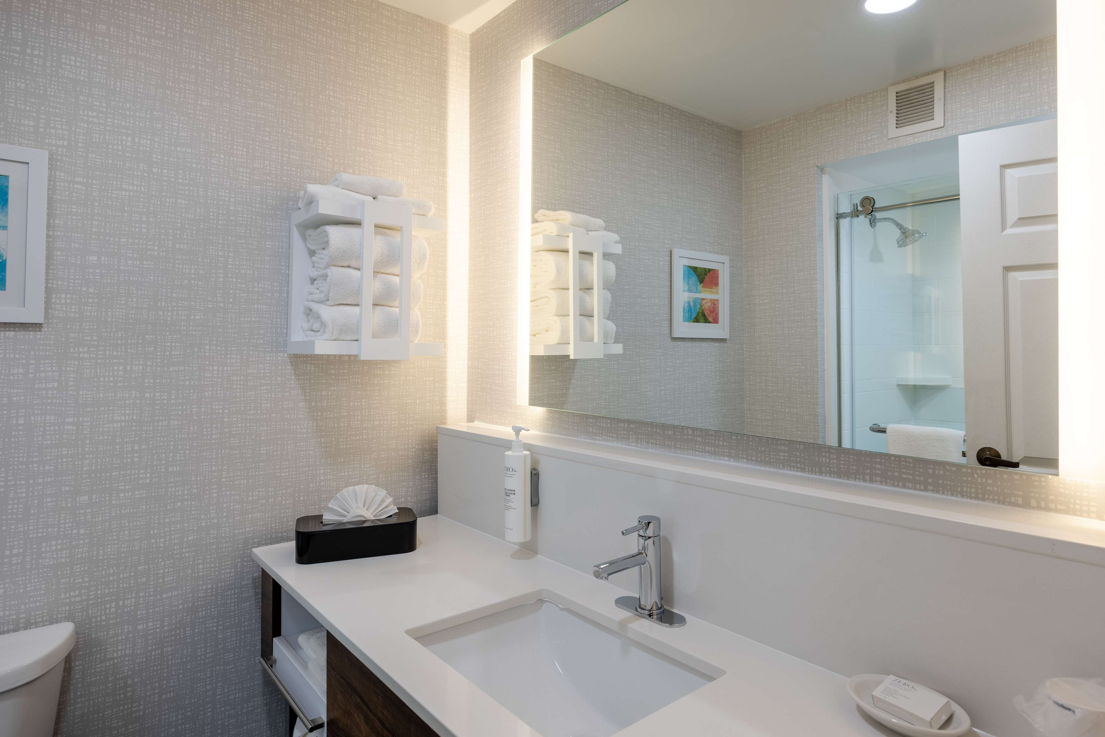 Hampton Inn Alpharetta/Roswell, GA - Tap to explore photos