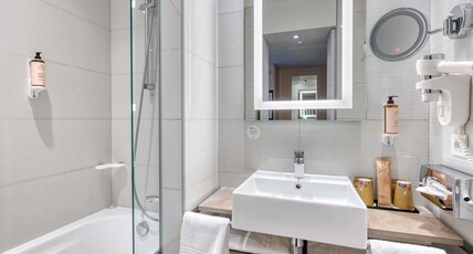 MERCURE PARIS 15 P VERSAILLES Room Type - Superior Room - 1 double bed and 1 single sofa bed MERCURE PARIS 15 P VERSAILLES Room Type - Superior Room - 1 double bed and 1 single sofa bed