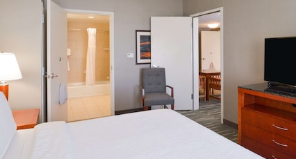 Hilton Garden Inn Yuma Pivot Point Room Type - 1KNG ACC 1 BDRM STE 3X3SHW