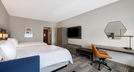 Holiday Inn Express & Suites GLENDALE DOWNTOWN Room Type - 2 Queen Beds Standard