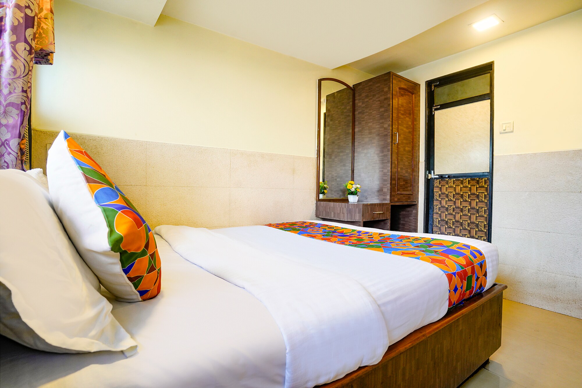 FabHotel Royal Residency Kurla - Tap to explore photos