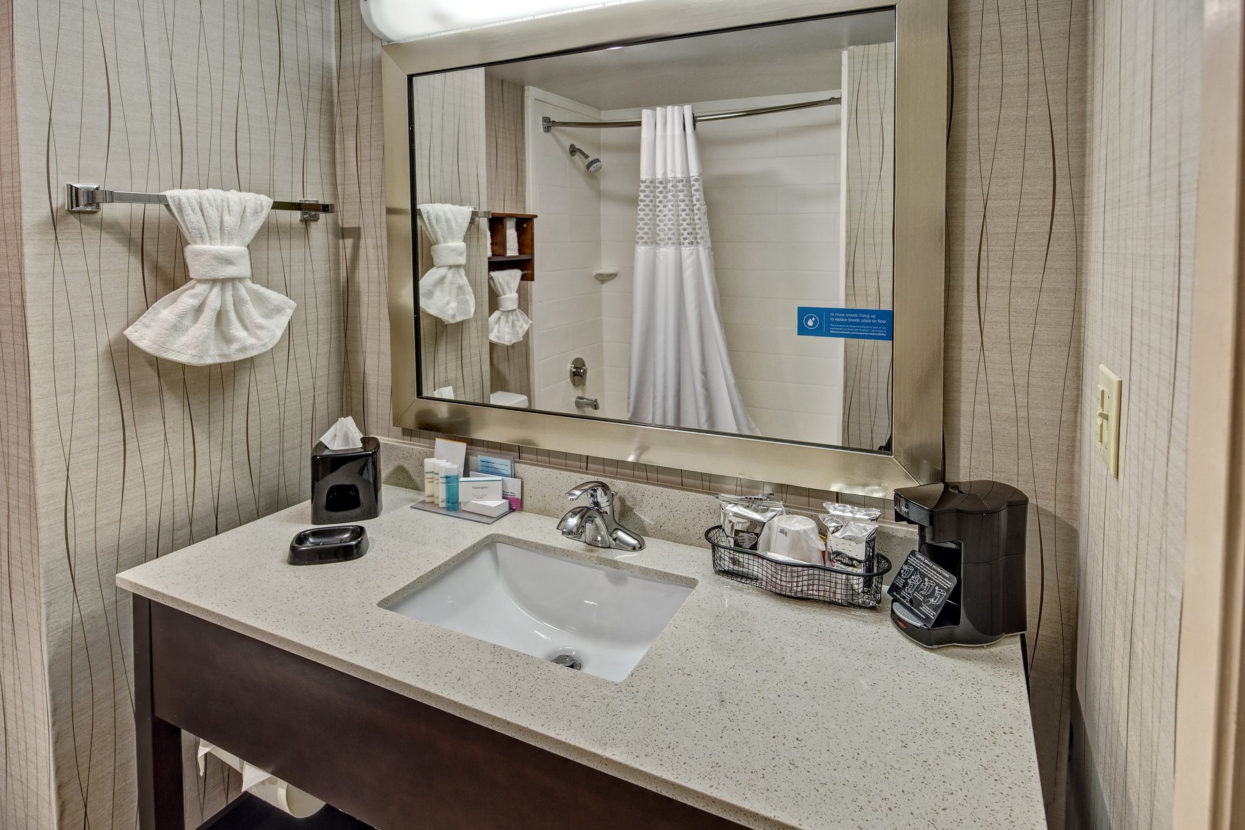 Hampton Inn Houston Baytown - Tap to explore photos