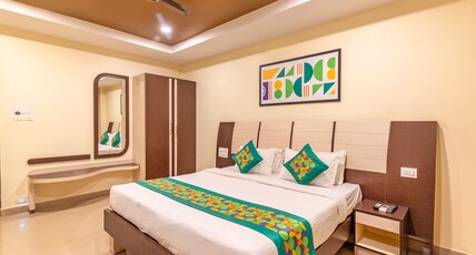 Treebo Premium Raj Elegance Manyata Tech Park Room Type - Deluxe Room