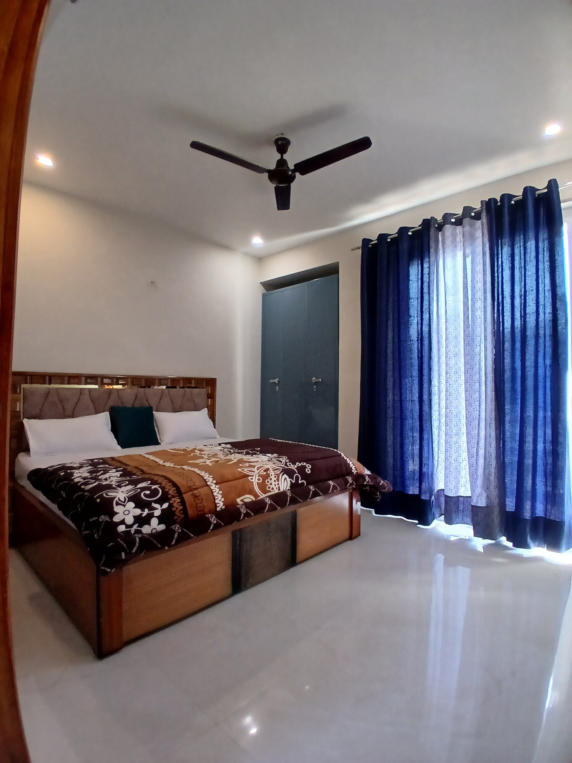 7 HEVEN 1 BHK Luxury Apartment - Tap to explore photos