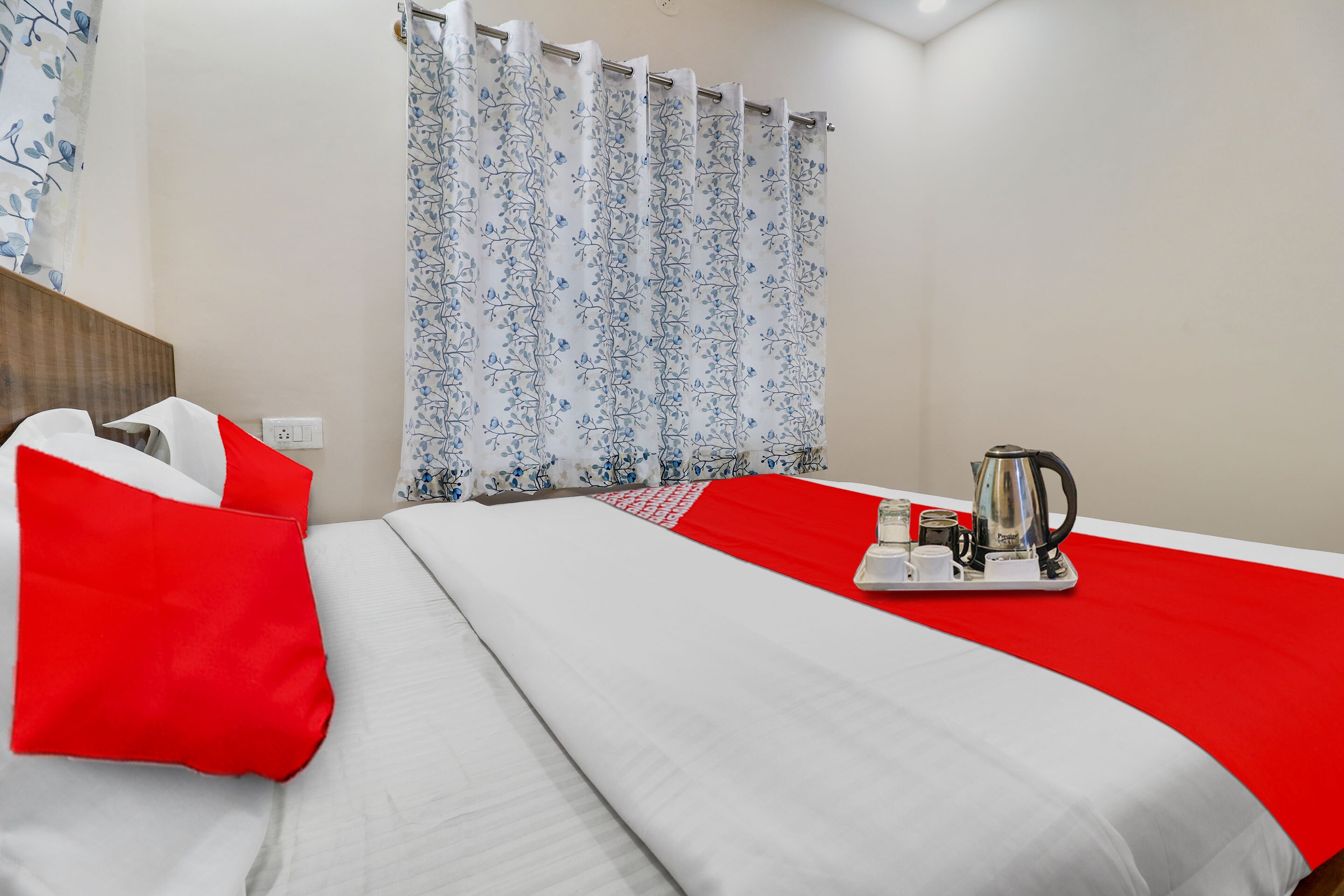 Hotel O Mr Guestline - Tap to explore photos