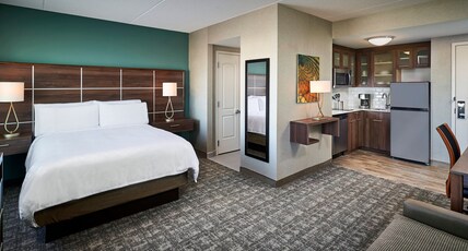 Staybridge Suites NIAGARA-ON-THE-LAKE, an IHG hotel Room Type - 1 Queen Studio Suite
