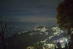 Photos of Shambhavi Mistwood || Cozy Private Cabin with a View