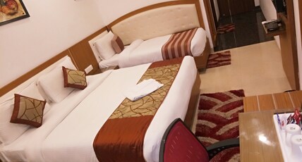 Hotel Suktara International Room Type - FAMILY ROOM WITH TRIPLE BED