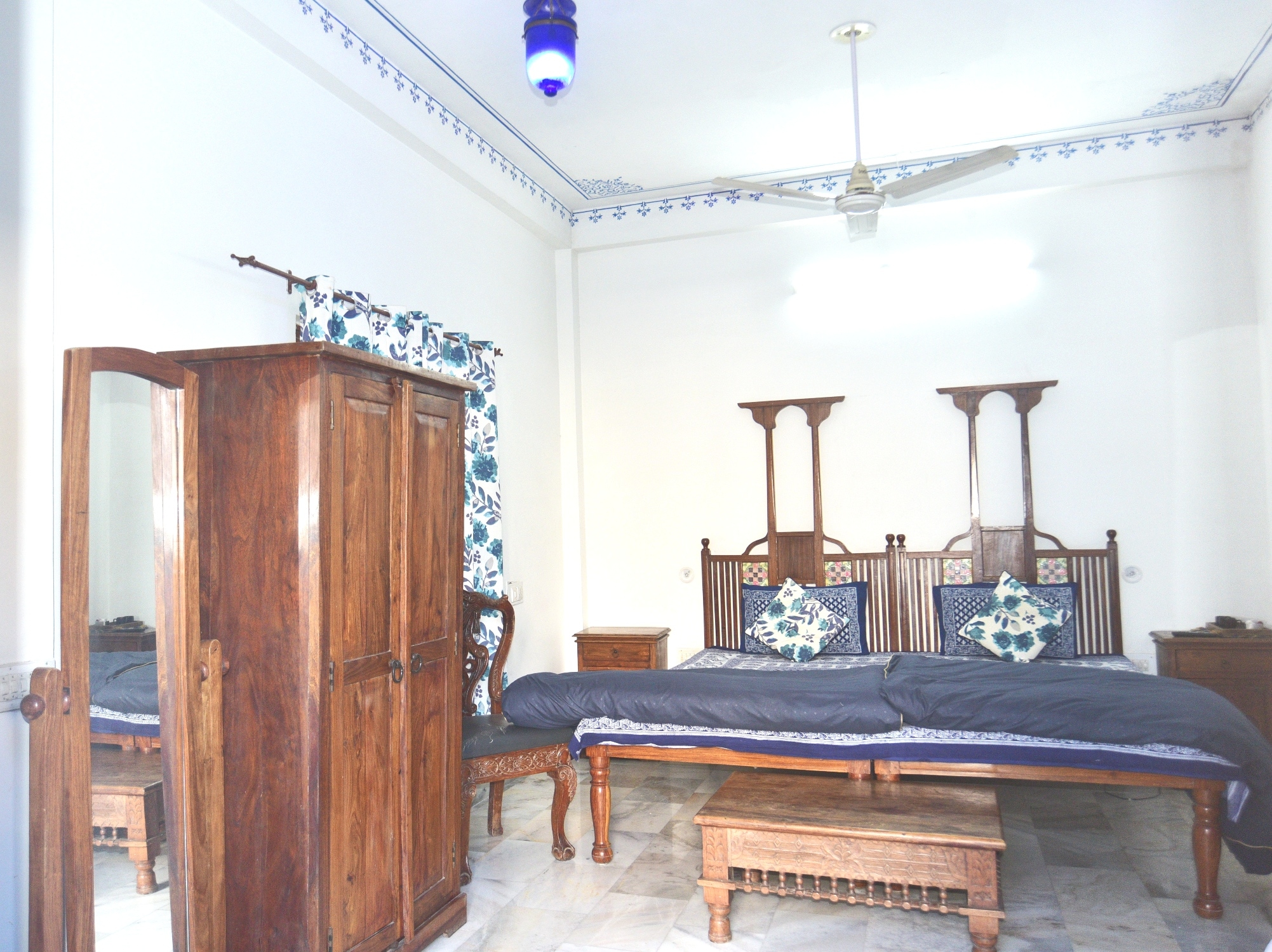 Sneh Deep Guest House - Tap to explore photos