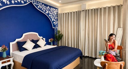 Raahgir Lake View Hostel |10 Metres from Lake Pichola Room Type - Deluxe Room